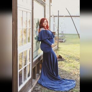 Slim Fit Ruffle Top Velvet Maternity Dress